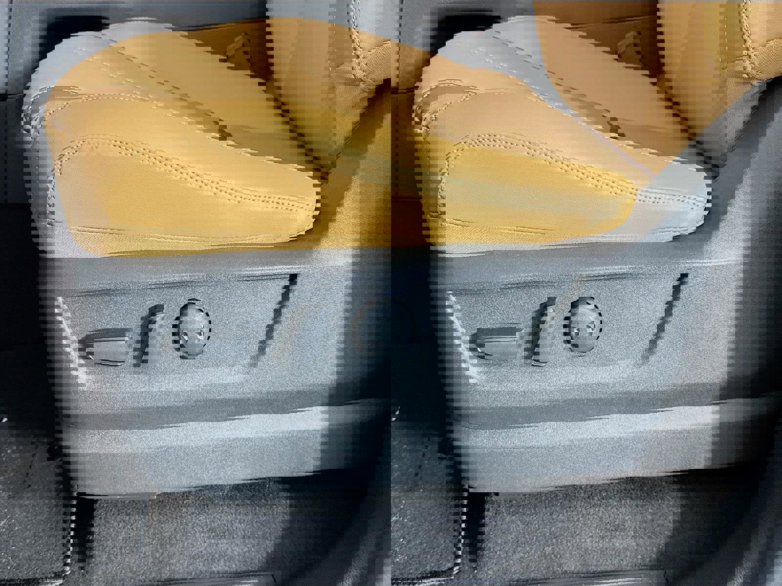 New 2026 Nissan Armada SL image 21