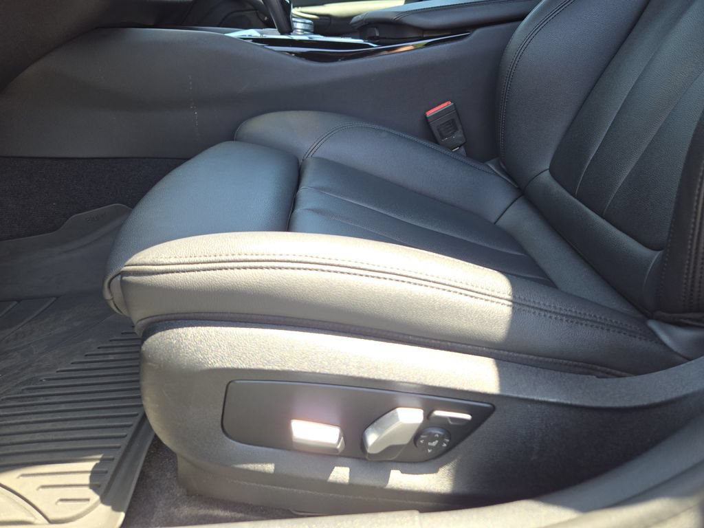 Used 2020 BMW 530i xDrive w/ Convenience Package AWD/4WD image 24
