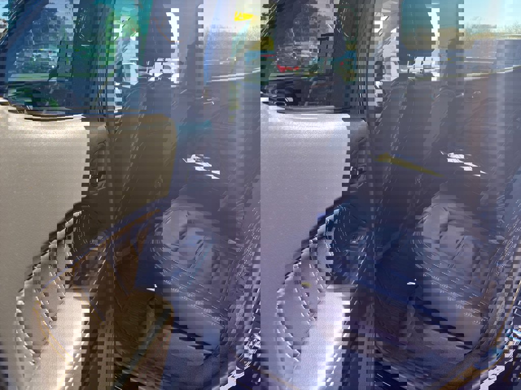 Used 2022 GMC Canyon Denali w/ Denali Black Edition Package image 15