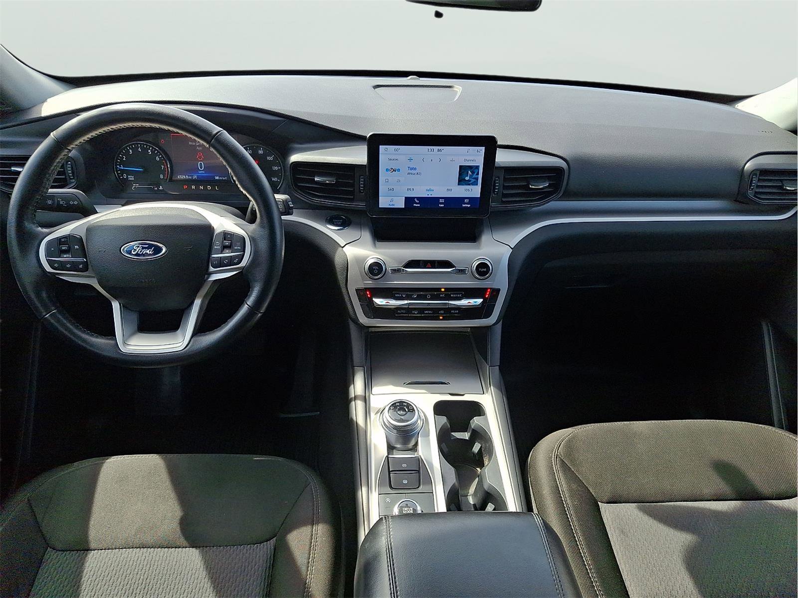 Used 2023 Ford Explorer XLT image 12