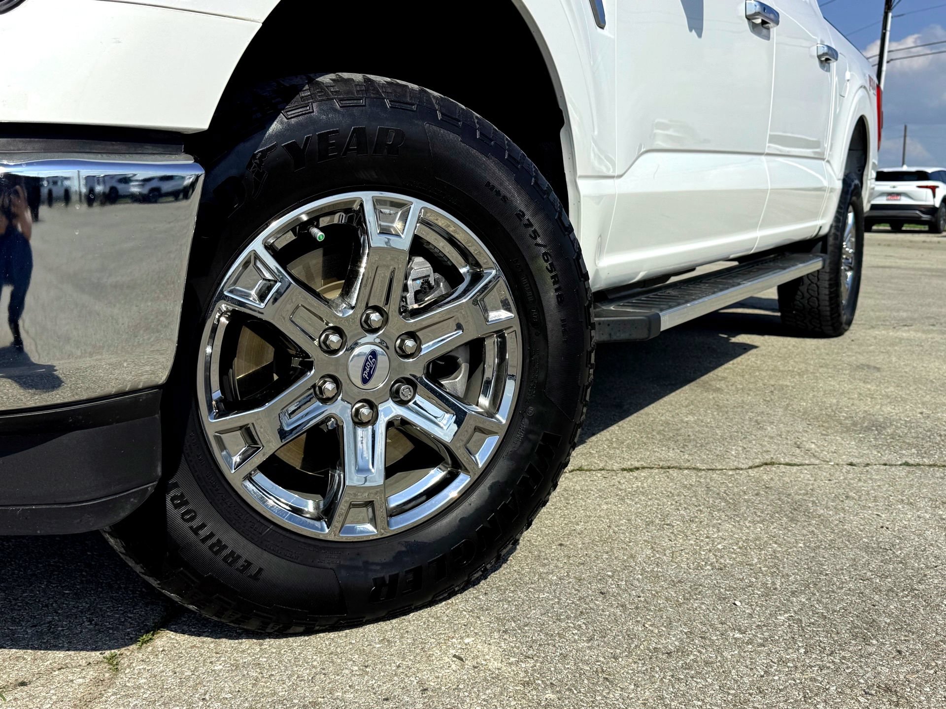 Used 2023 Ford F150 Lariat w/ Trailer Tow Package AWD/4WD image 2
