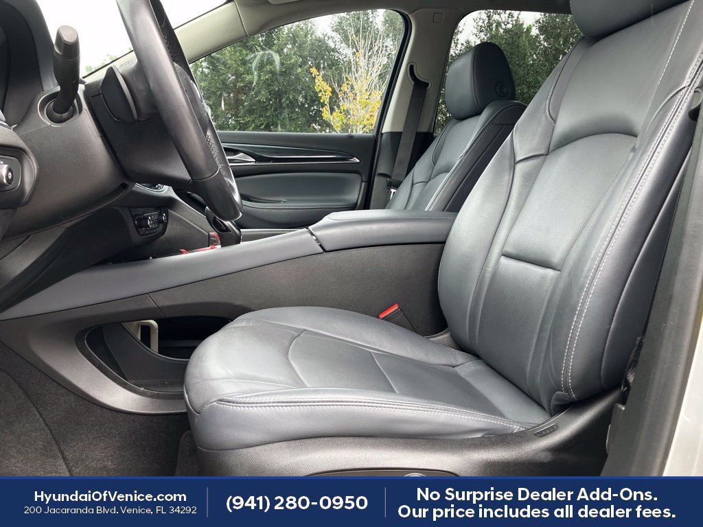 Used 2019 Buick Enclave Essence FWD image 2