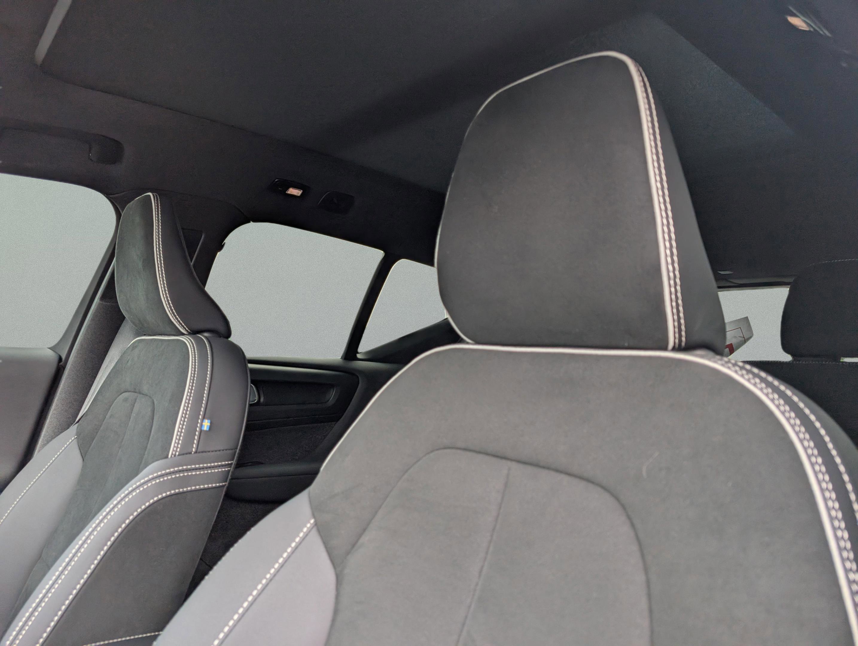 Used 2023 Volvo XC40 Recharge Ultimate w/ Protection Package Premier image 10