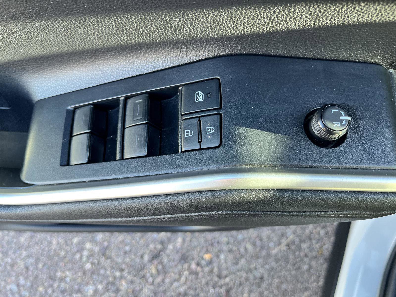 Used 2021 Toyota Highlander XSE image 19