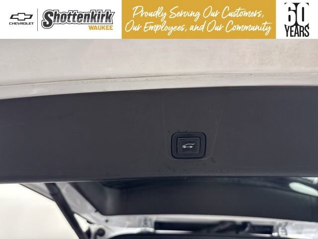 Used 2023 Chevrolet Traverse Premier image 15