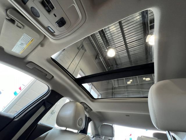 Used 2013 Cadillac XTS Premium image 21