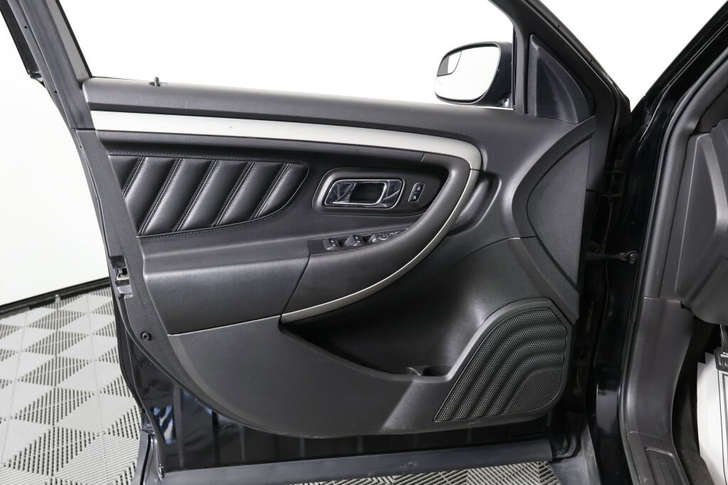 Used 2017 Ford Taurus SEL image 12