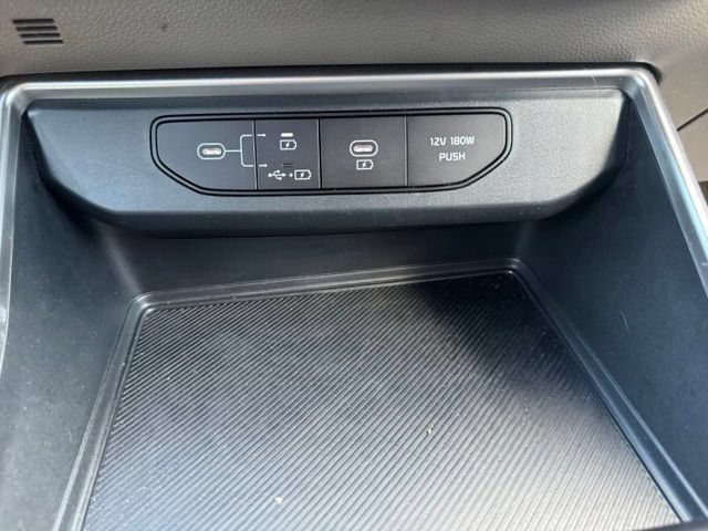 Used 2025 Kia Carnival FWD image 30