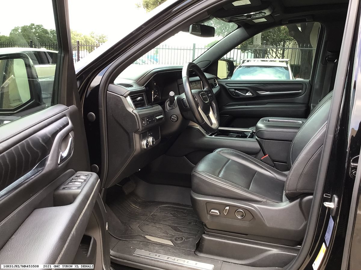 Used 2021 GMC Yukon XL Denali RWD image 8