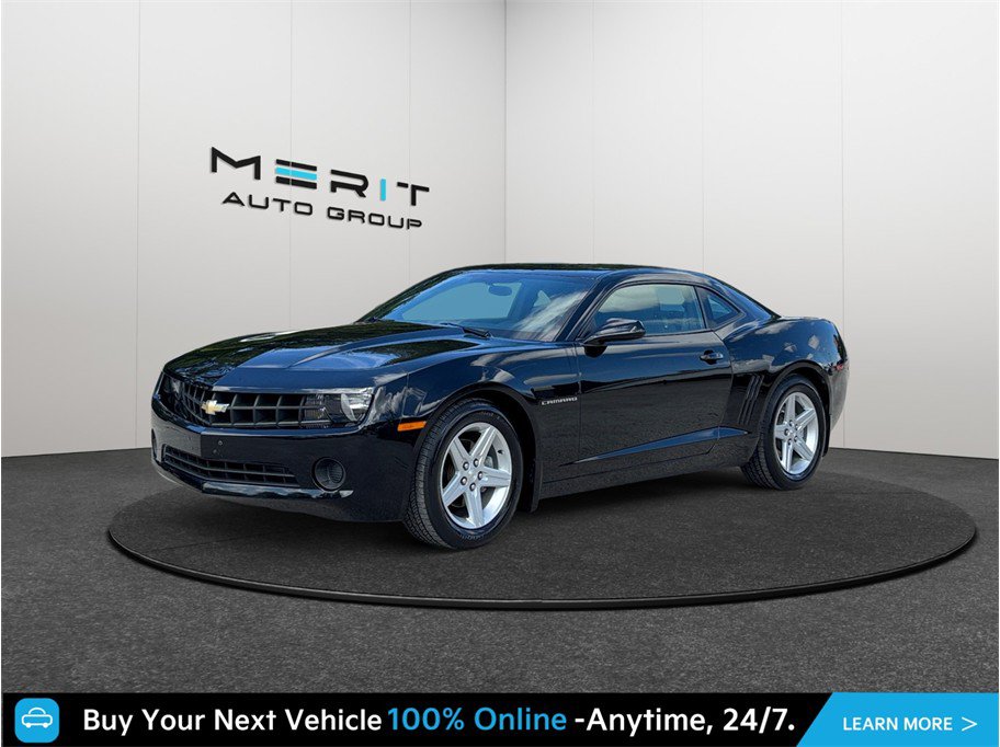 Used 2013 Chevrolet Camaro LS RWD image 4