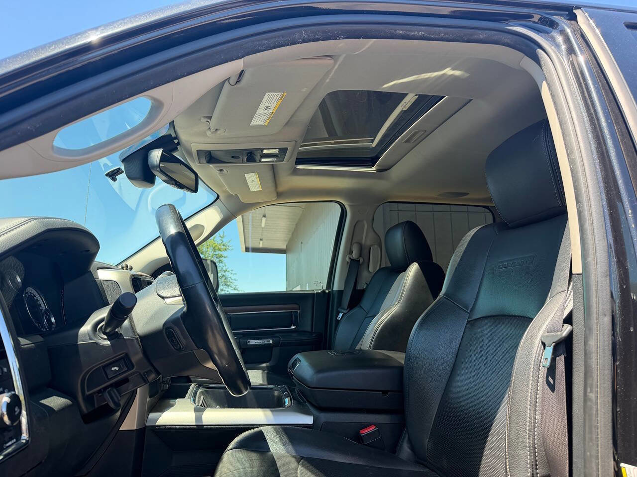 Used 2016 RAM 2500 Laramie w/ Sport Appearance Group AWD/4WD image 10