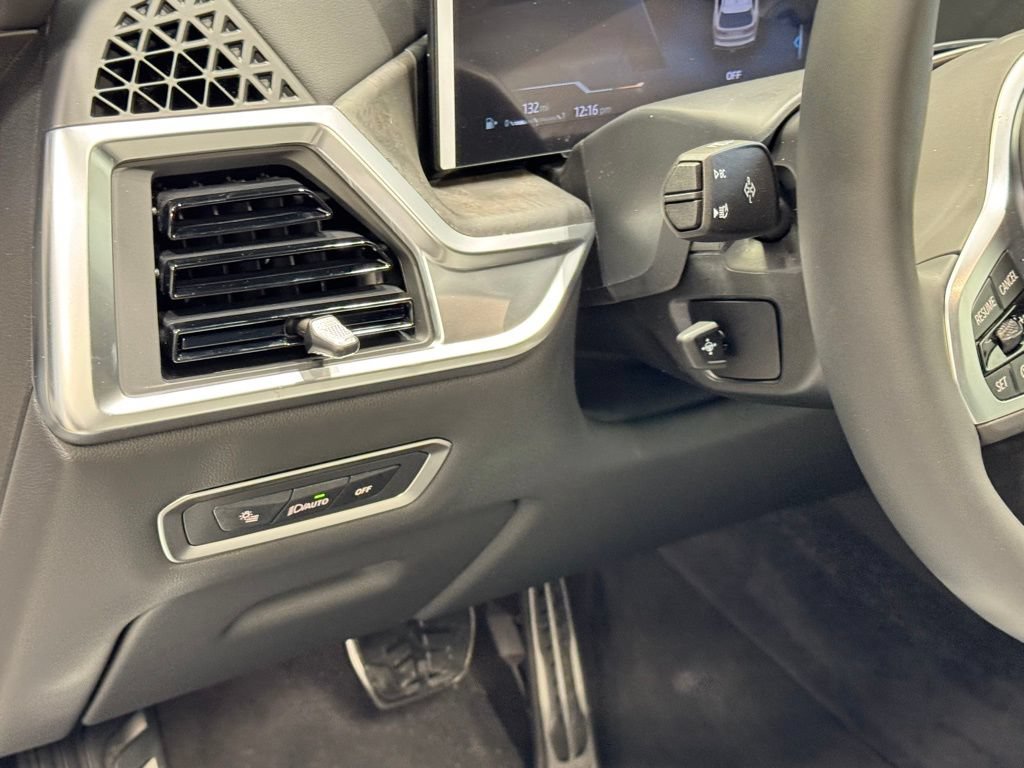Used 2026 BMW X7 xDrive40i w/ M Sport Package AWD/4WD image 14
