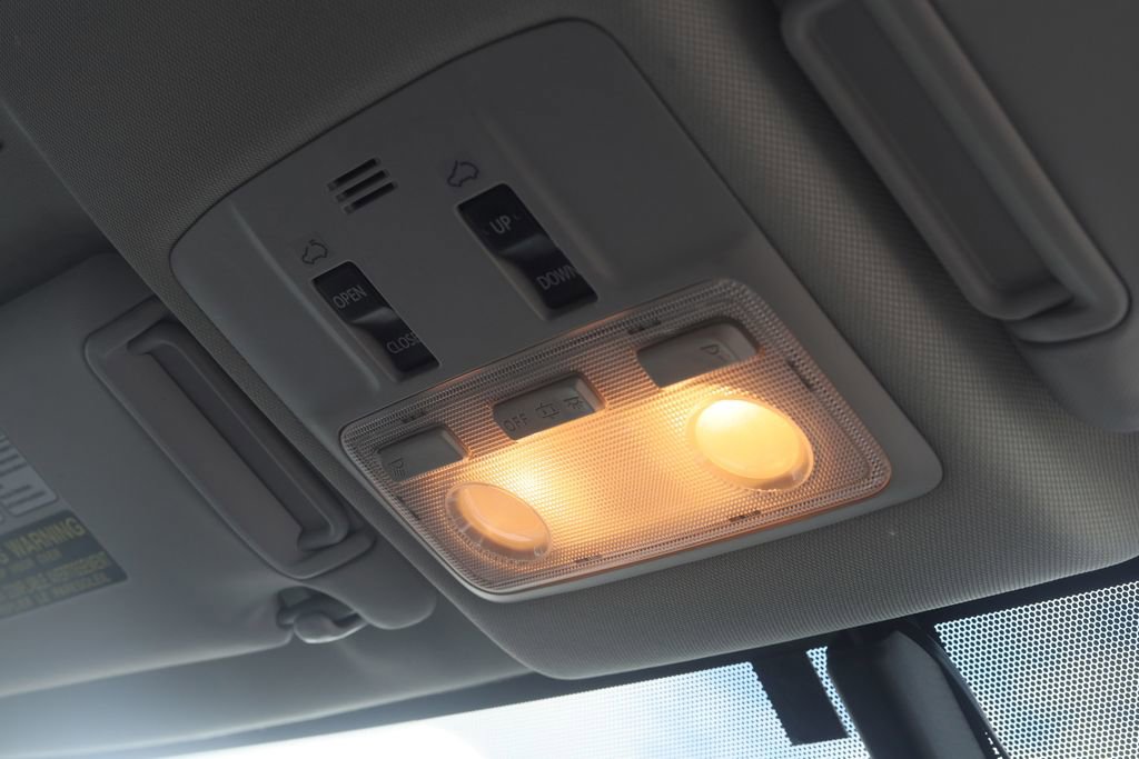 Used 2015 Toyota RAV4 Limited image 27