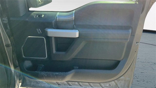 Used 2015 Ford F150 Lariat image 9