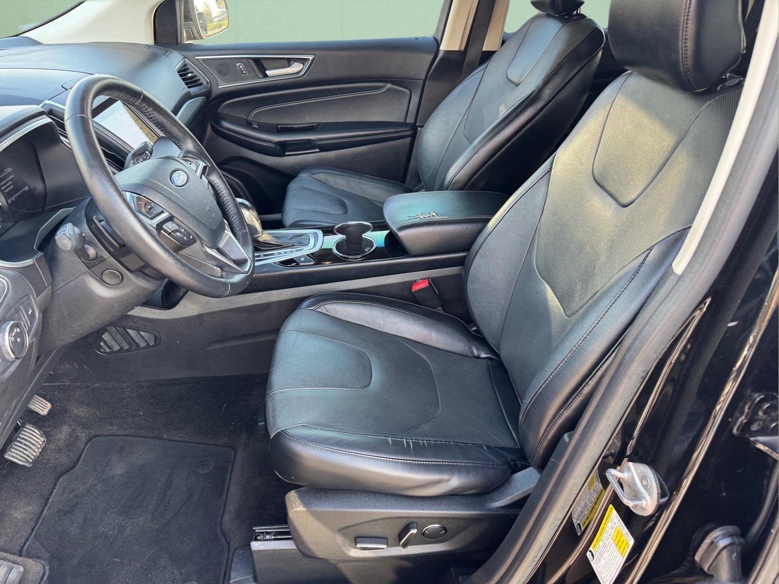 Used 2018 Ford Edge Titanium w/ Equipment Group 301A image 5