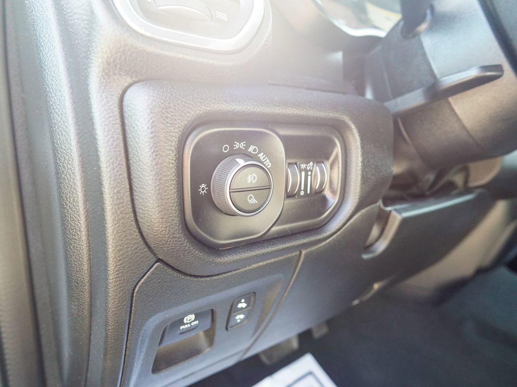 Used 2024 RAM 1500 Laramie AWD/4WD image 23