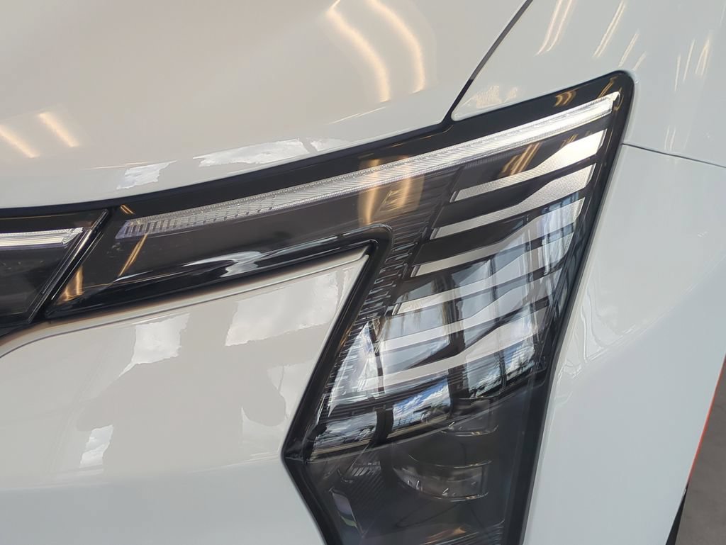 New 2027 Chrysler Pacifica Limited FWD image 10