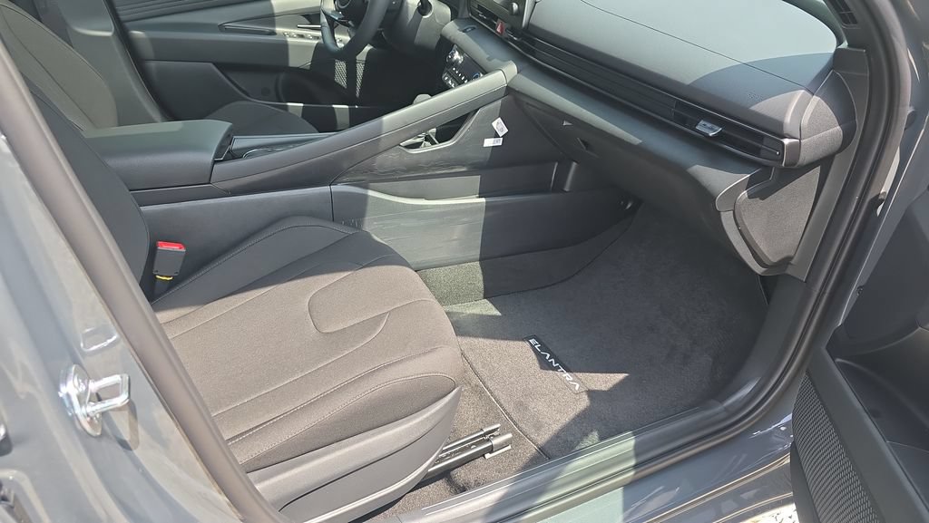 New 2026 Hyundai Elantra SEL Sport Premium FWD image 13