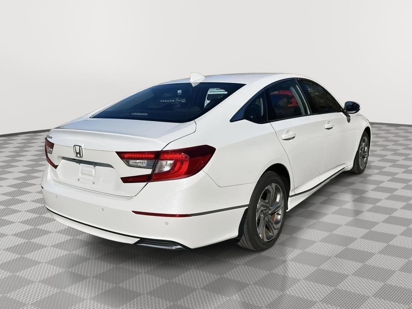 Used 2019 Honda Accord EX image 5
