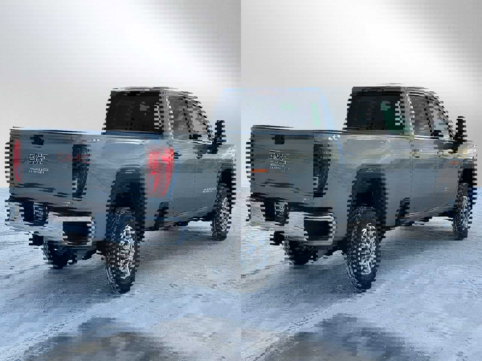 New 2026 GMC Sierra 2500 SLE image 3