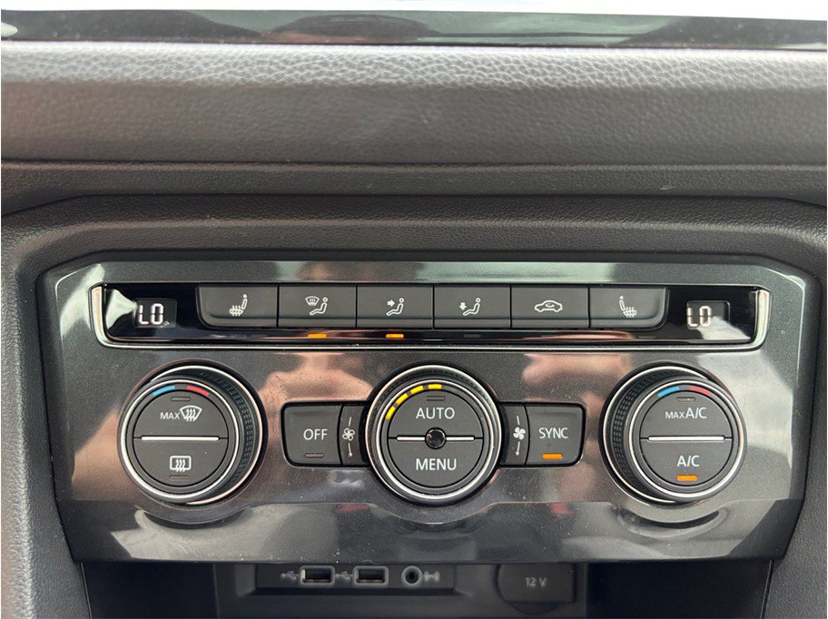 Used 2019 Volkswagen Tiguan SEL R-Line FWD image 31