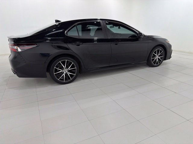 Used 2022 Toyota Camry SE w/ Cold Weather Package AWD/4WD image 6