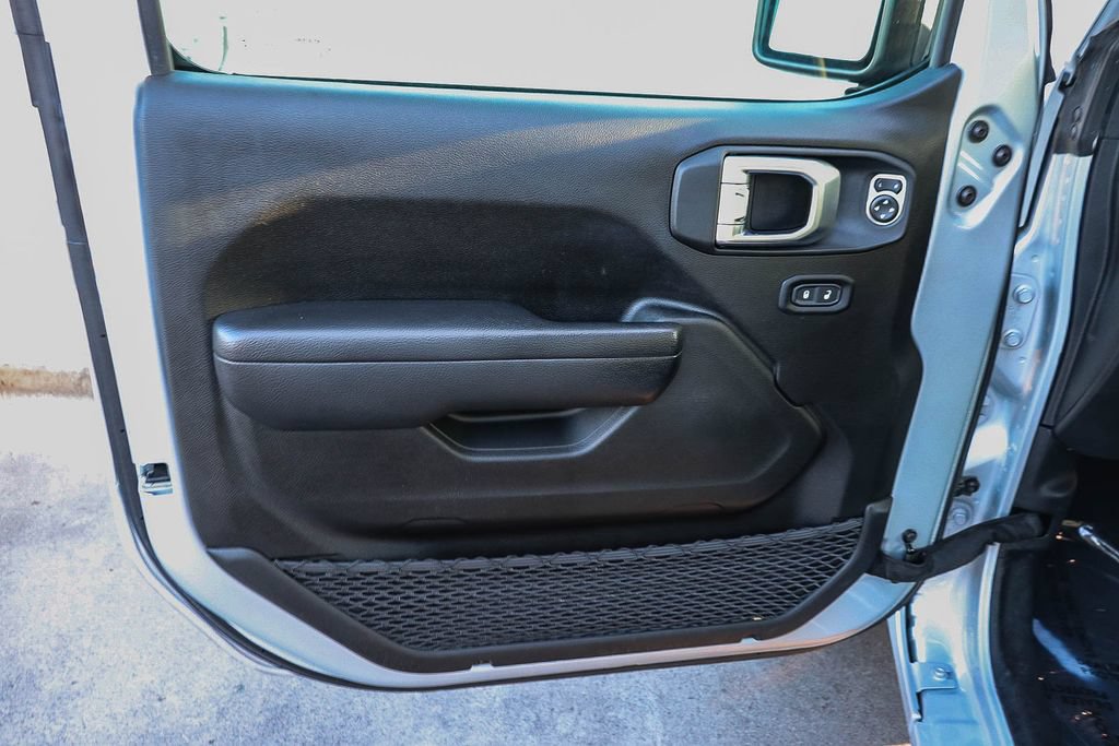 Used 2024 Jeep Wrangler Unlimited AWD/4WD image 24