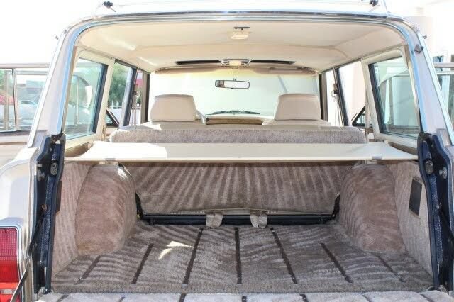 Used 1990 Jeep Grand Wagoneer AWD/4WD image 27