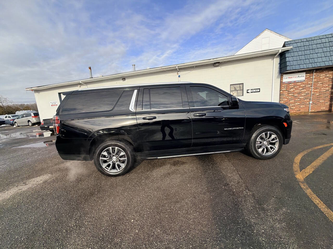 Used 2022 Chevrolet Suburban LT image 18