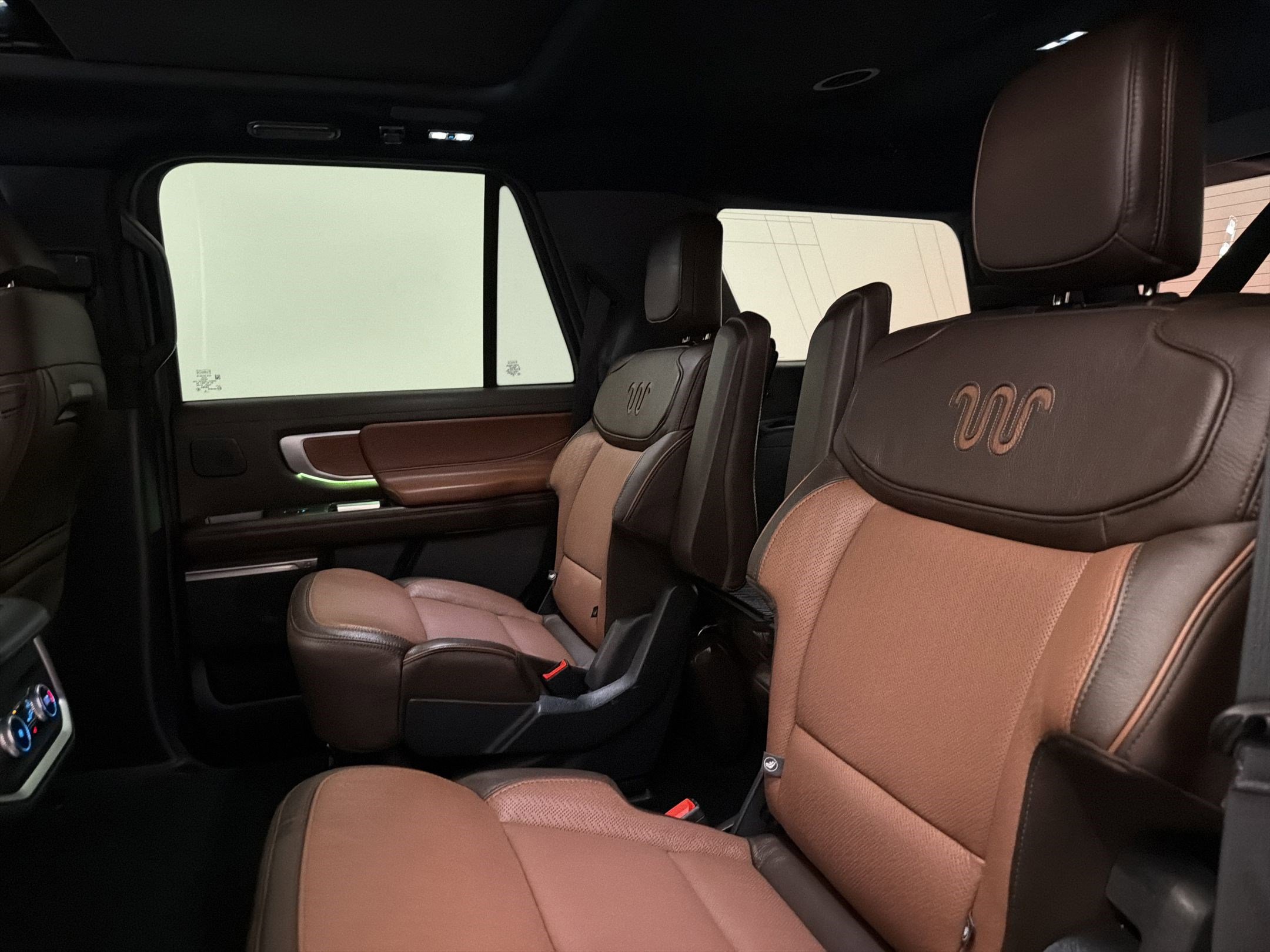 Used 2025 Ford Expedition King Ranch image 27