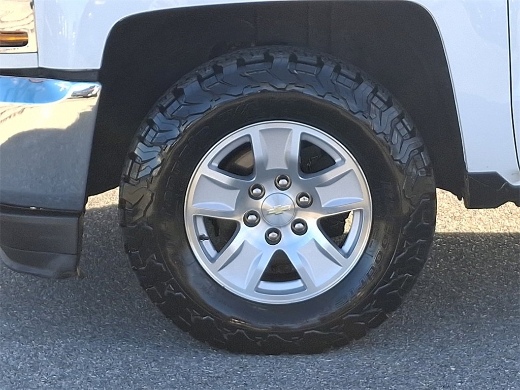 Used 2018 Chevrolet Silverado 1500 LT w/ All Star Edition image 10