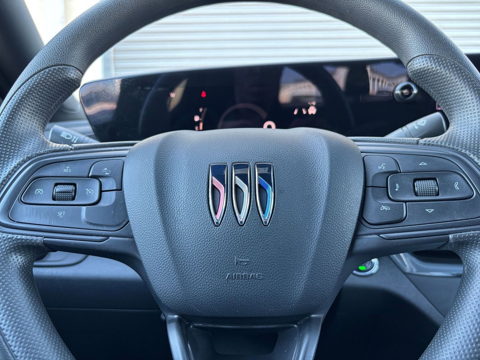 Used 2025 Buick Envista Preferred image 27