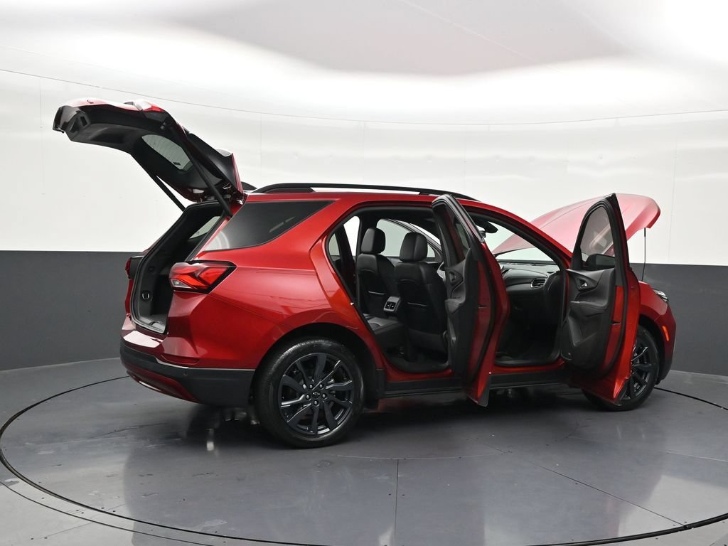Used 2023 Chevrolet Equinox RS w/ RS Leather Package FWD image 33