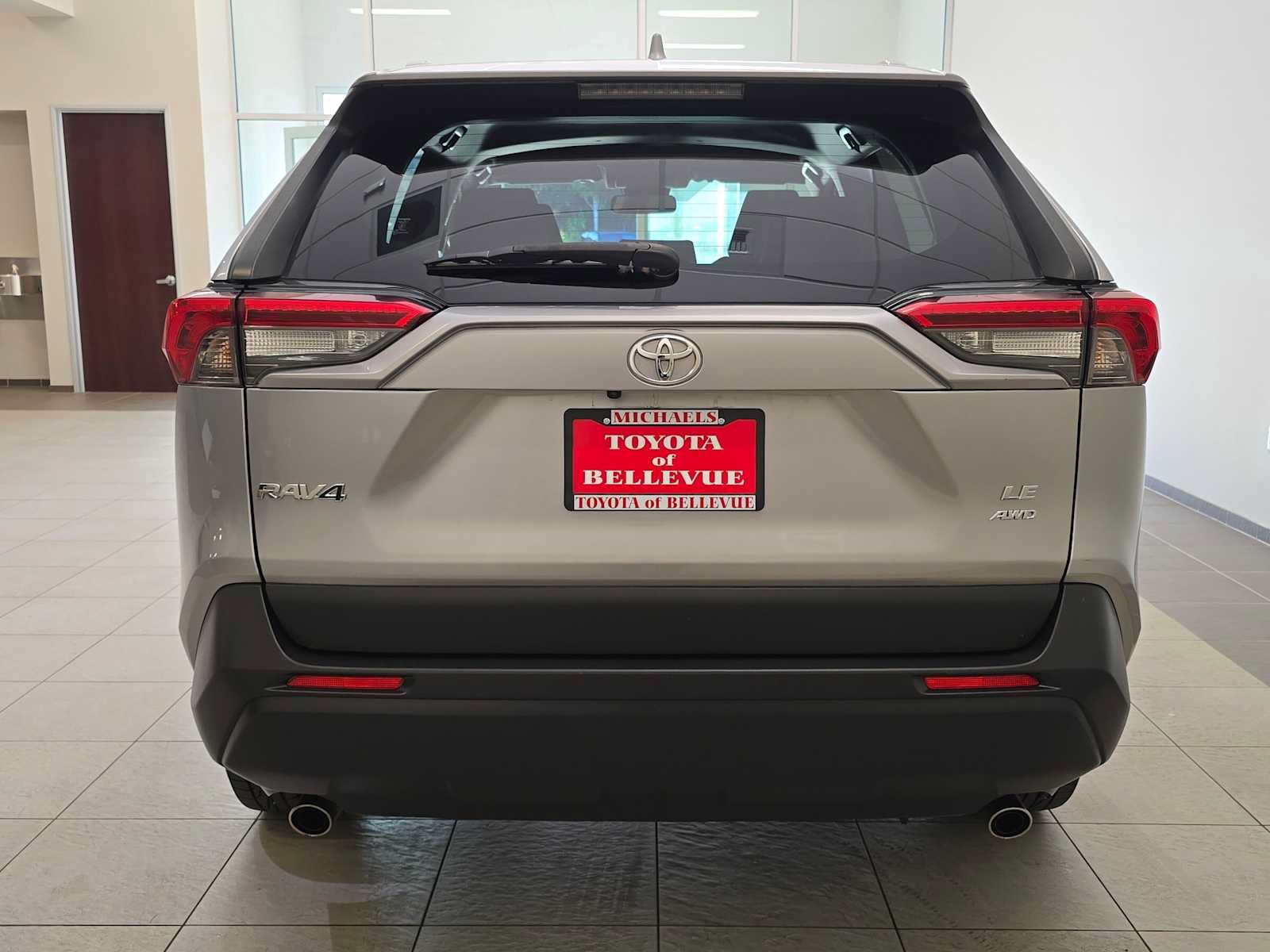 Used 2019 Toyota RAV4 LE w/ All Weather Liner Package AWD/4WD image 5
