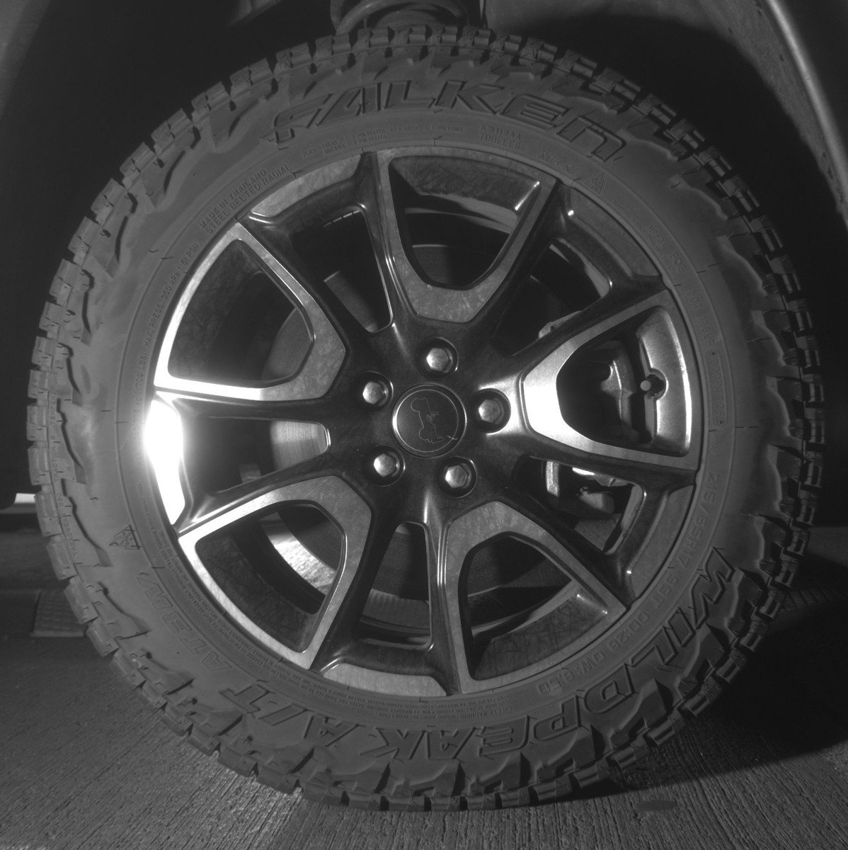 Used 2025 Jeep Compass Trailhawk image 13