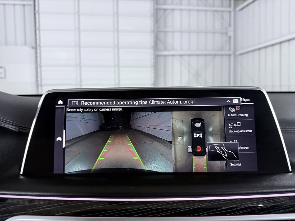 Used 2022 BMW 750i xDrive w/ Luxury Rear Seating Package image 36