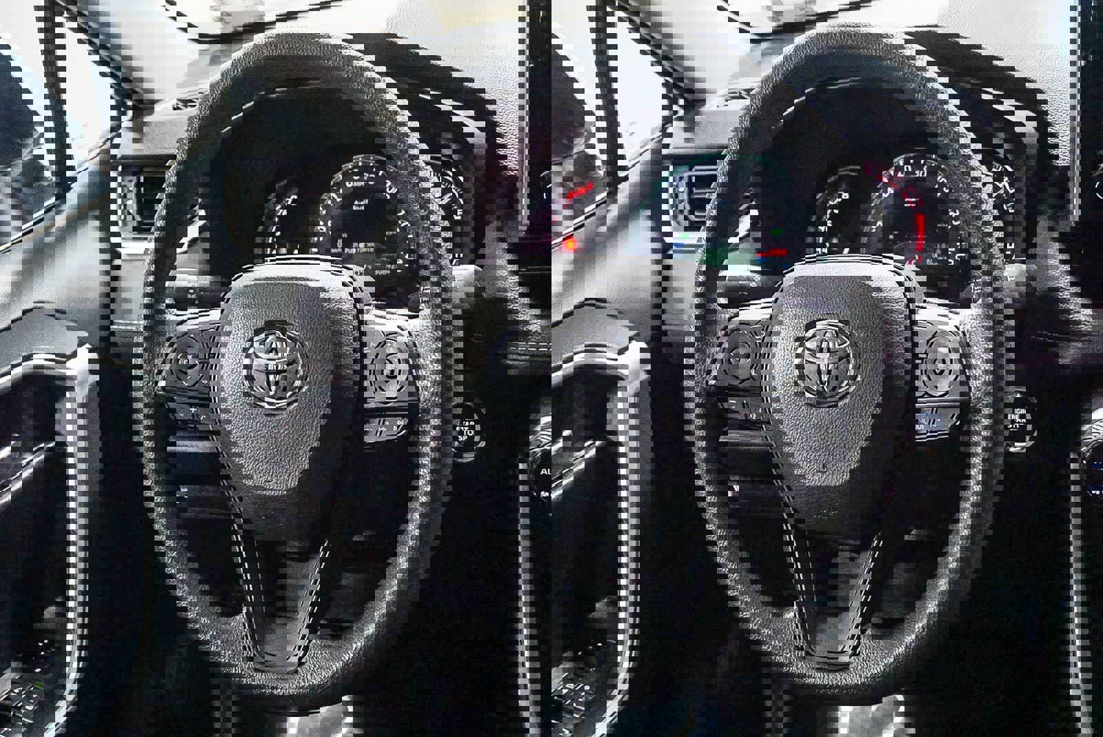 Certified 2025 Toyota RAV4 XLE w/ Convenience Package AWD/4WD image 18