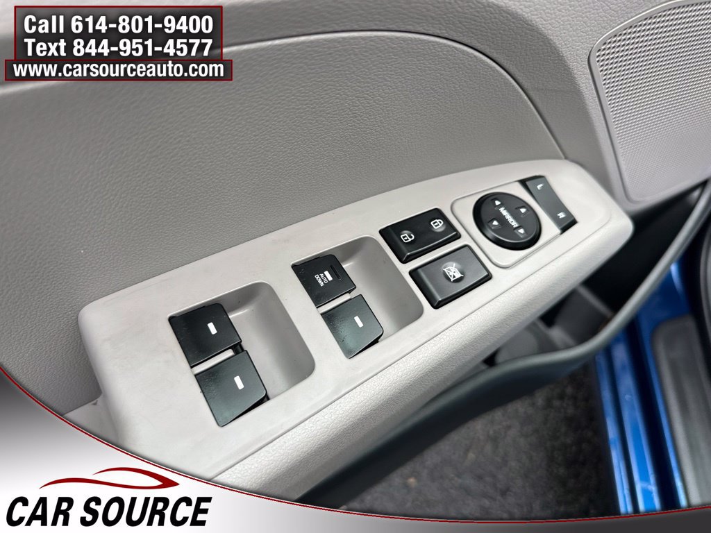 Used 2020 Hyundai Elantra SE FWD image 11