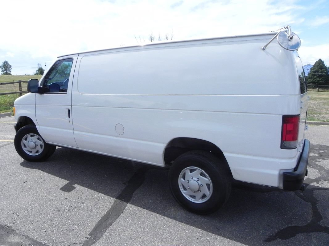 Used 2007 Ford E-250 and Econoline 250 RWD image 2