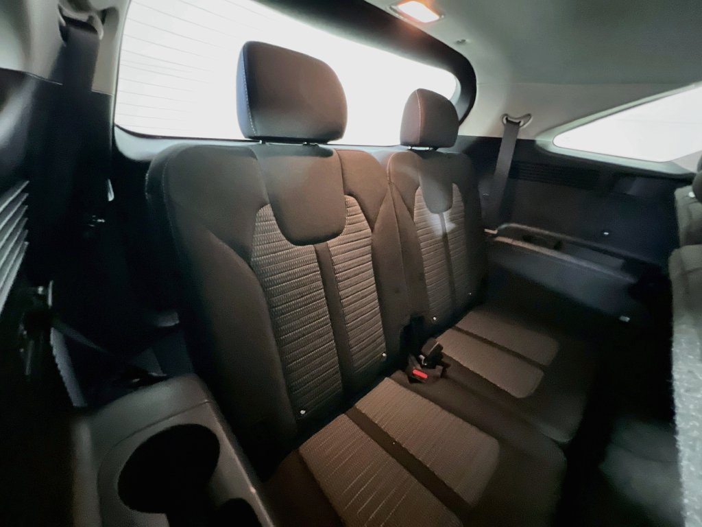 Certified 2025 Kia Sorento LX FWD image 26
