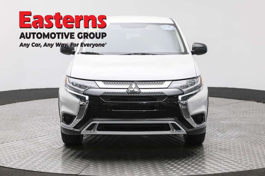 Used 2020 Mitsubishi Outlander ES image 2