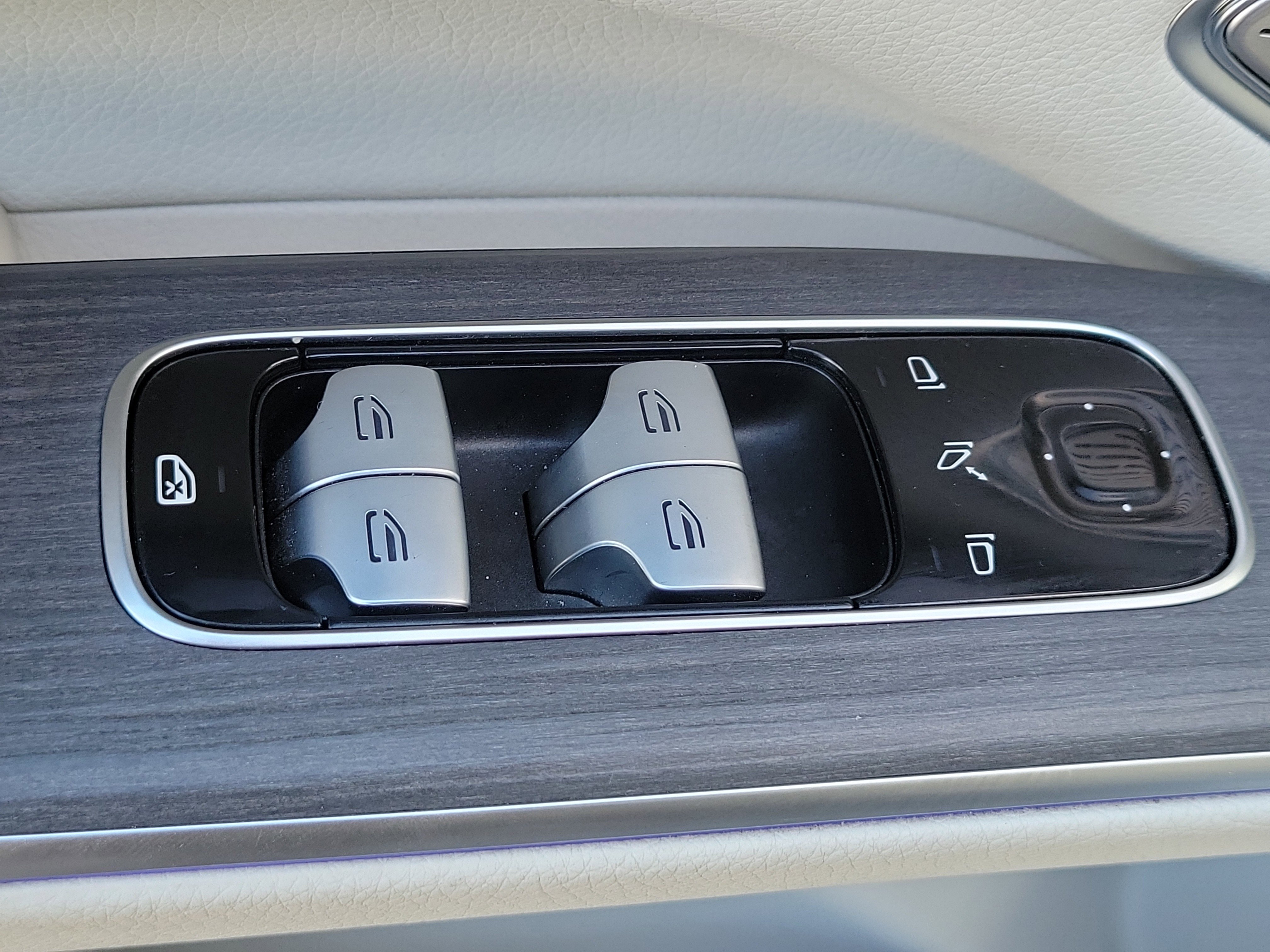 Used 2023 Mercedes-Benz EQS 580 4MATIC SUV image 18