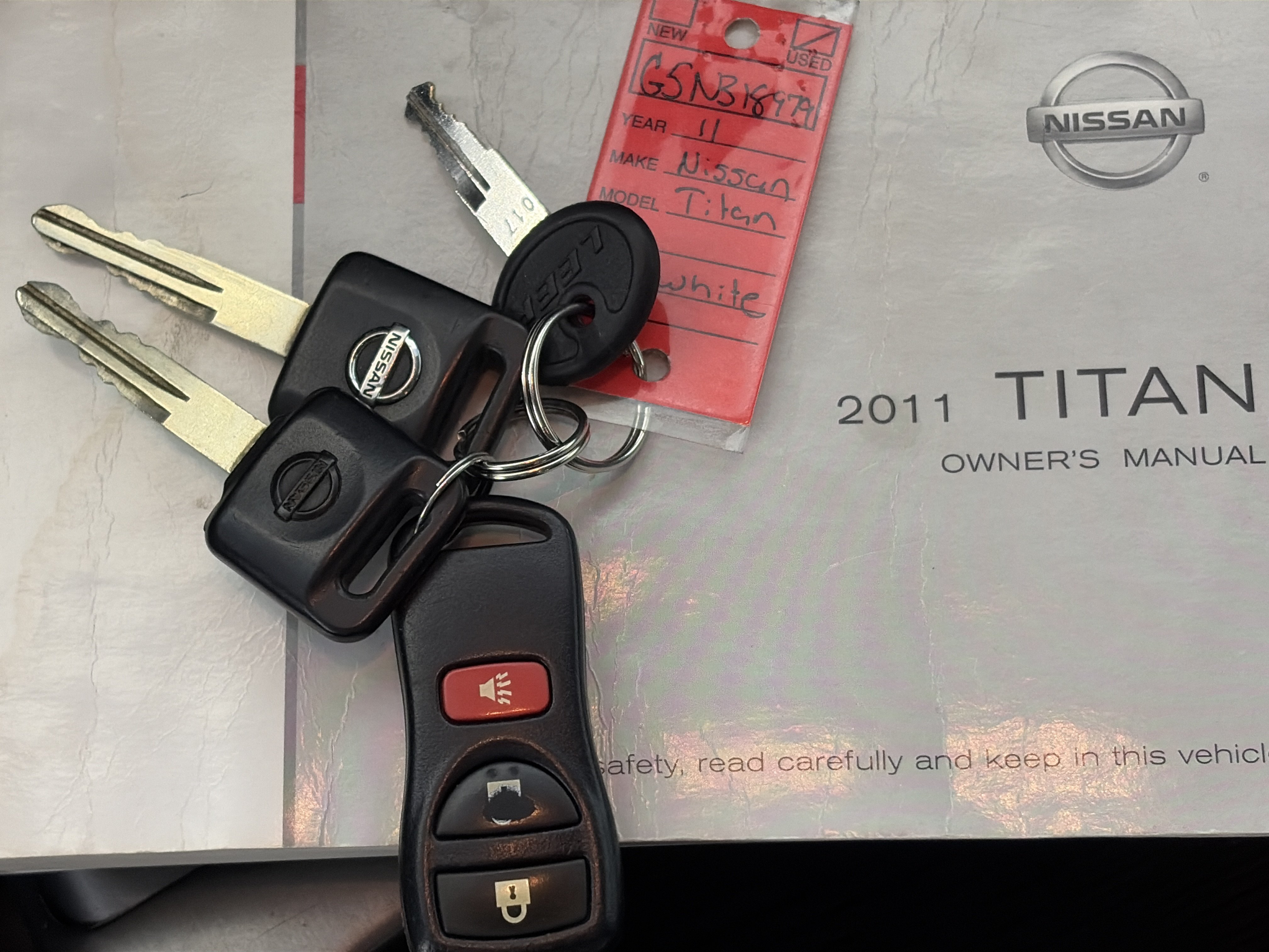 Used 2011 Nissan Titan SV w/ SV Premium Utility Pkg AWD/4WD image 34