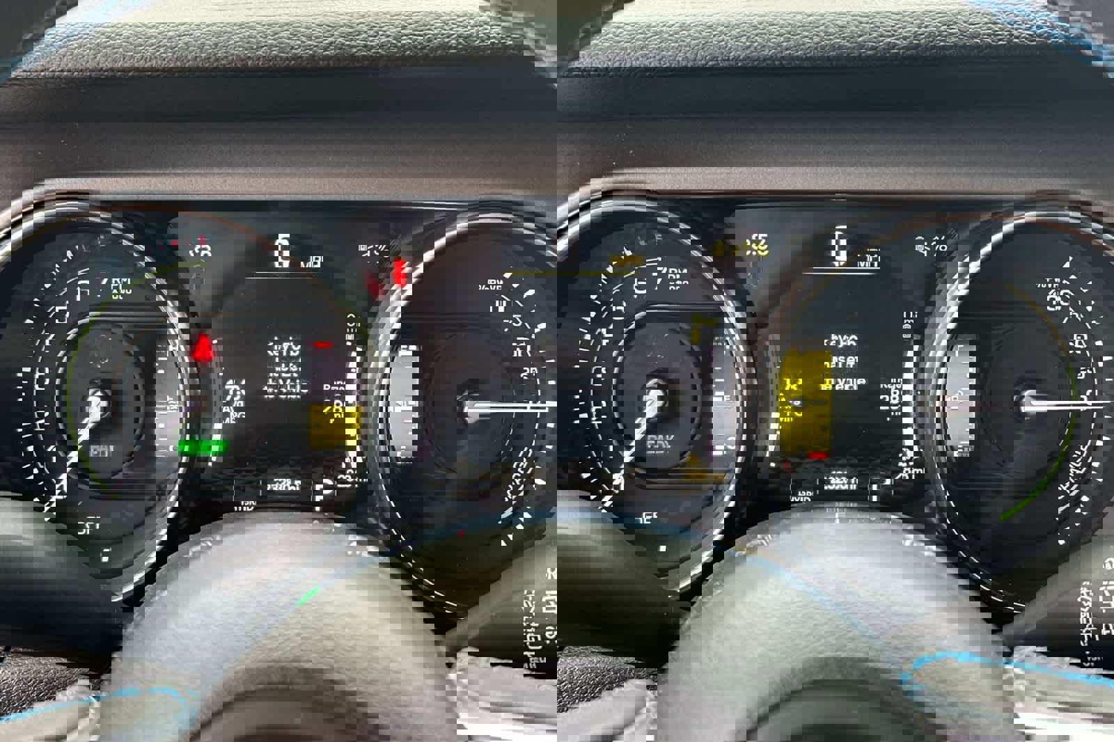 Used 2023 Jeep Wrangler Unlimited Rubicon 4xe w/ Steel Bumper Group image 29