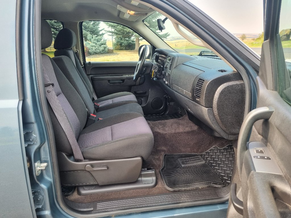 Used 2011 Chevrolet Silverado 1500 LT w/ All-Star Edition AWD/4WD image 22