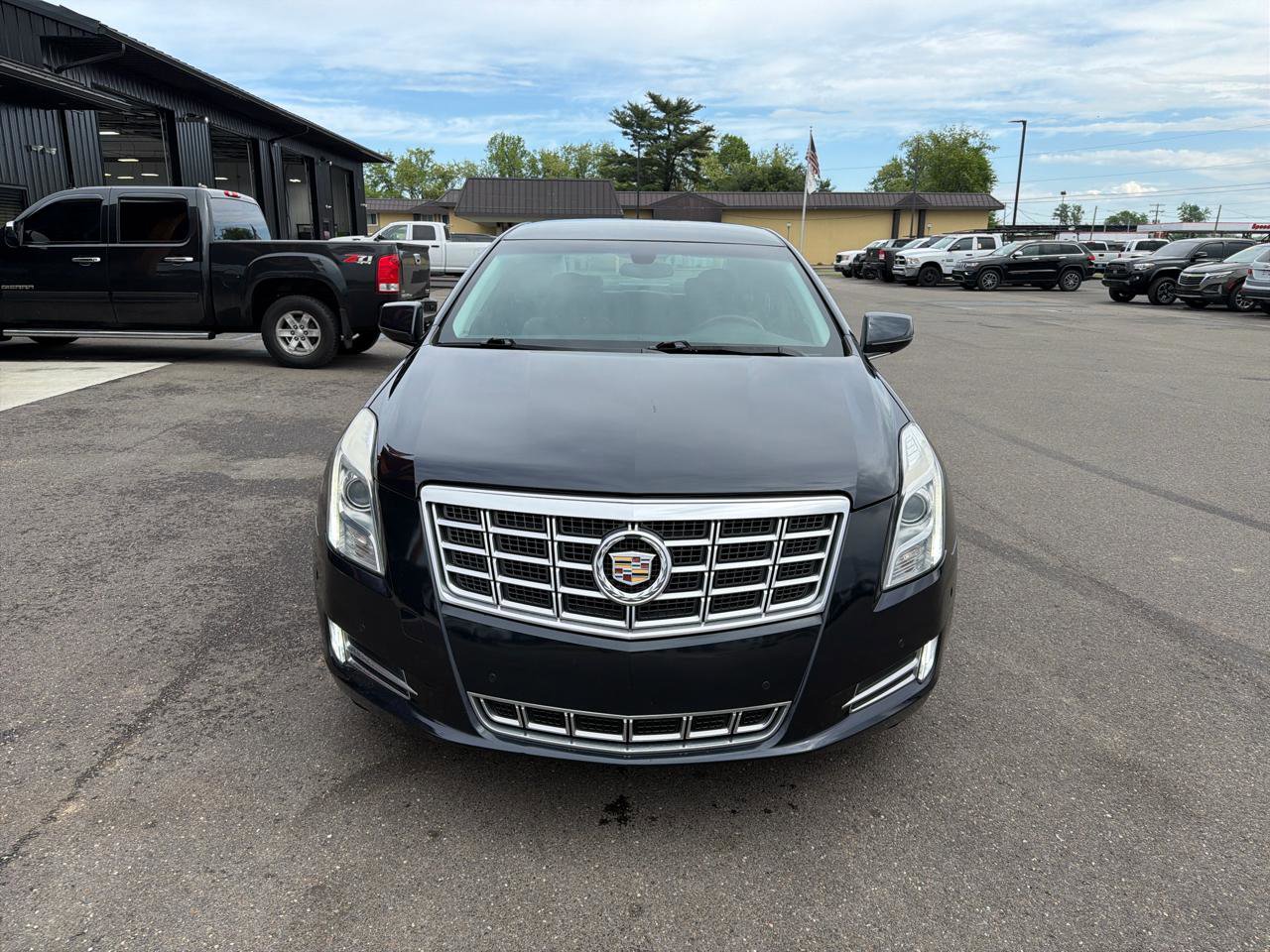 Used 2014 Cadillac XTS Luxury image 2