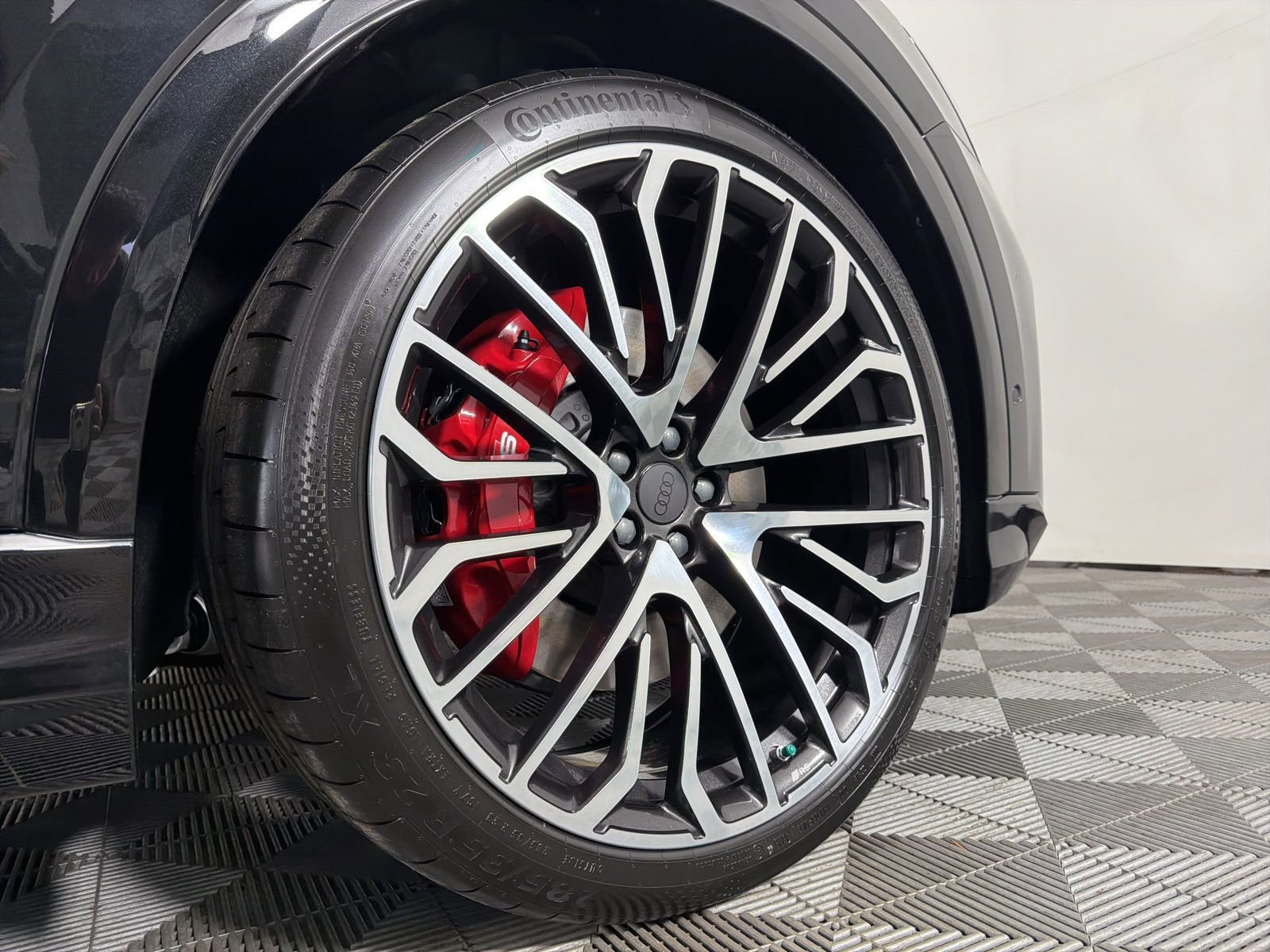 New 2026 Audi SQ8 Prestige image 9