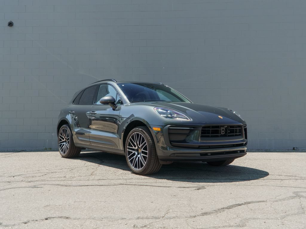 Certified 2026 Porsche Macan AWD/4WD image 9