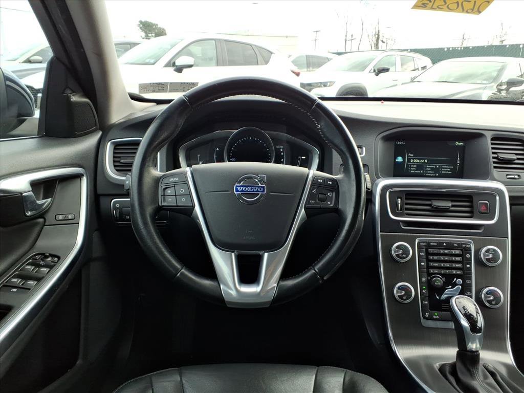 Used 2016 Volvo V60 T5 Premier image 15
