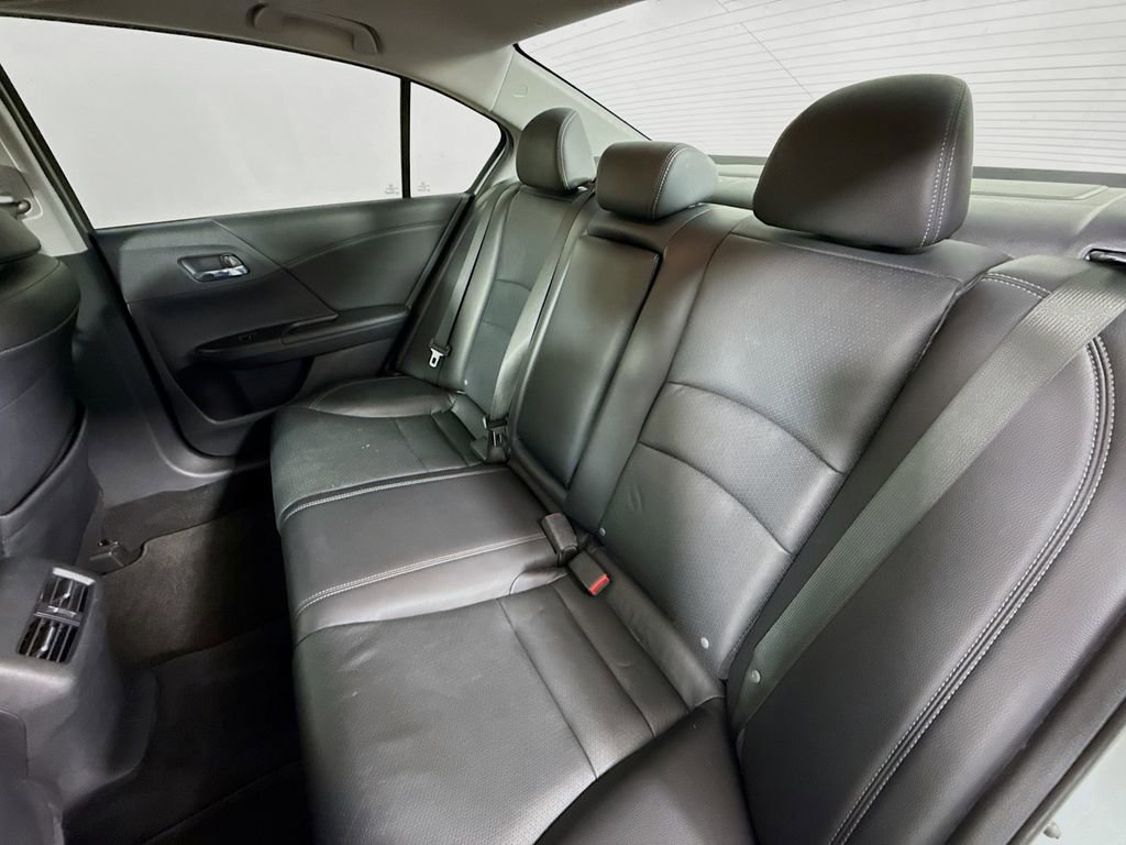 Used 2015 Honda Accord Touring image 22